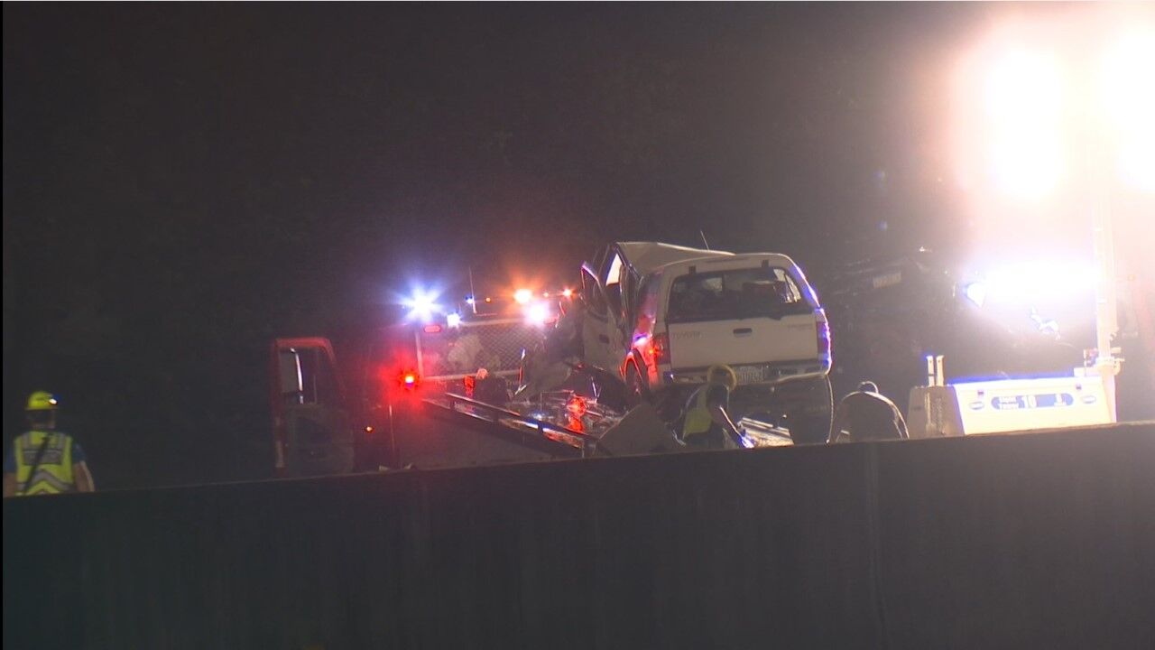 3 dead in wrong-way crash on I-75 in Laurel County